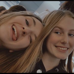 Meet your Posher, Lauren